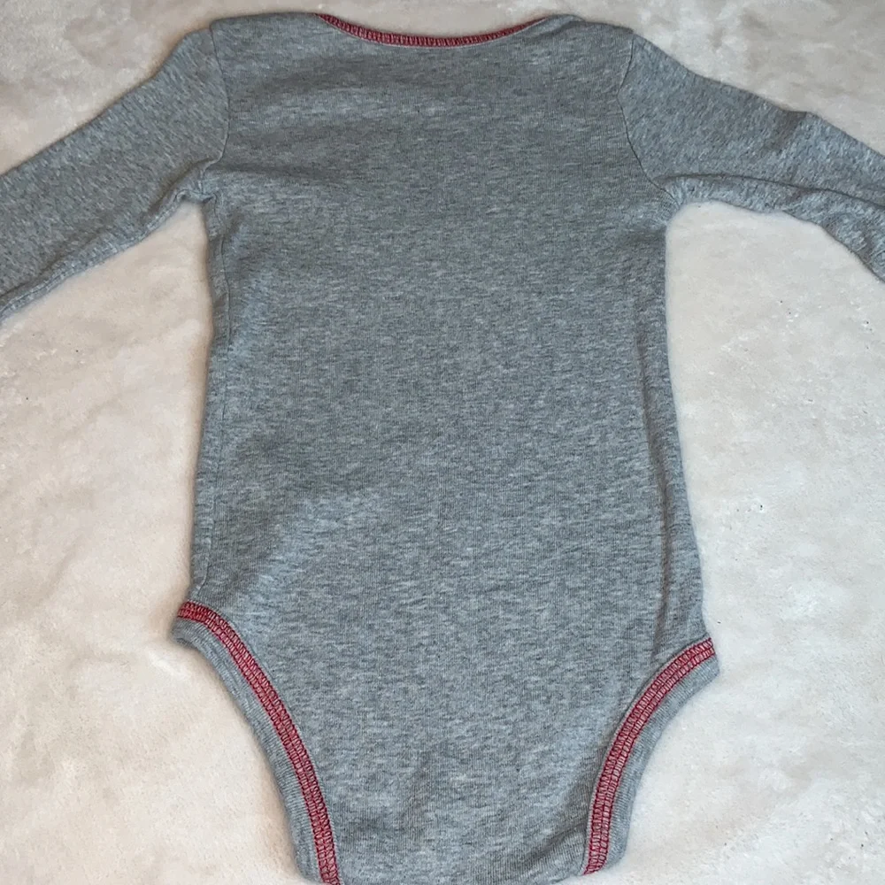 🎅🏼Carter’s Gray Dear Santa Onesie 12 mos. EUC